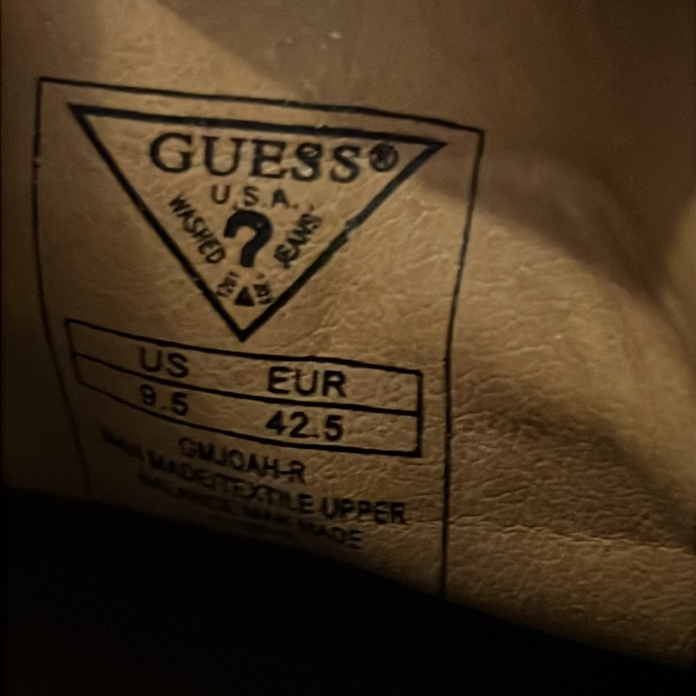 GUESS men’s leath ankle shoes - Picture 5 of 8